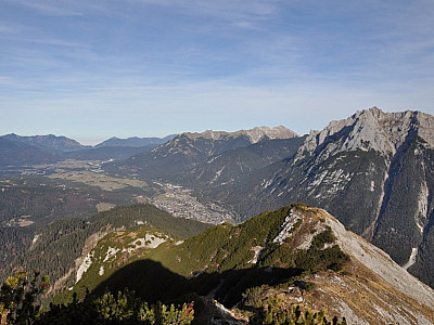 Blick auf Mittenwald im Norden
