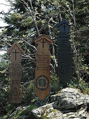 Gedenktafeln an der Arberkapelle