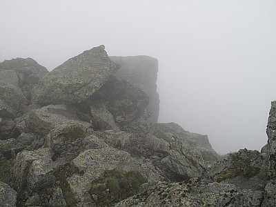 ...zu den Gipfelfelsen