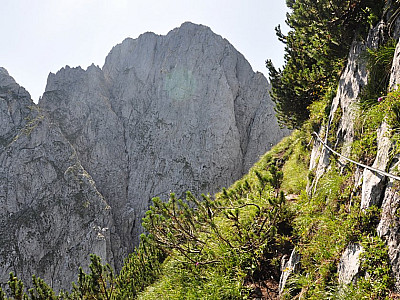 umgehen wir im Osten den kleinen Donnerkogel.