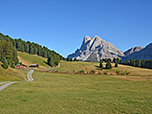 Nochmals der Blick zum Peitlerkofel, bevor es zur Halslhütte hinunter geht