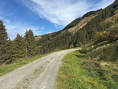 Den breiten Fahrweg...