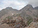 ...mit Blick zu Ramstallspitze und Großem Krottenkopf