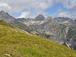 Begleitet werden wir von herrlichen Blicken zur Allgäuer Bergwelt