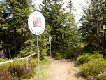 Die Grenze zu Tschechien verläuft direkt über den Gipfelgrat