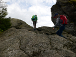 ... führt uns über Felsen...