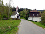 Der Berggasthof Eschlsaign mit Kapelle