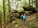 Die ersten Felsen werden untersucht