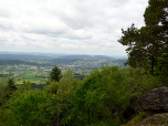 Der Ausblick vom 788 Meter hohen Plattenstein auf Bad Kötzting