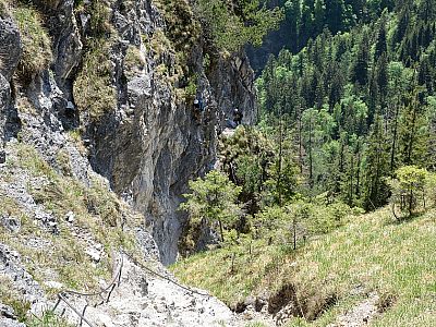 Hier kommt der Klettersteig zu dem kleinen Sattel hoch