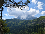 Über dem Watzmann hängt eine dicke Wolke