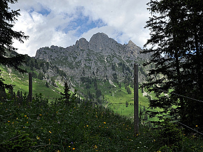 Die gewaltige Gehrenspitze nördlich von uns