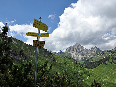 Wir biegen nach Westen zum Gipfelanstieg ab