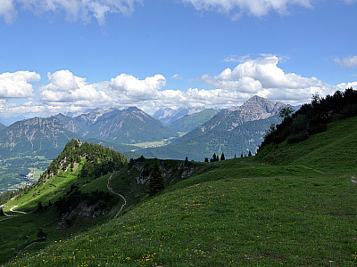Links im Westen das Hornbergle