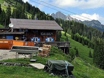Die Cilli Hütte wird gerade umgebaut (Stand 2015)