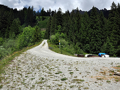 ...zu einer Fahrstraße.