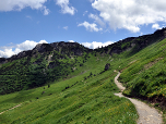 ... wir bevorzugen aber den ausgeschilderten Weg am Osthang entlang