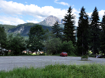 ... den Parkplatz der Seilbahn erreichen.