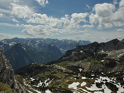 Blick zur Erfurter Hütte im Westen