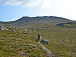 Wir wandern einige Meter bergab