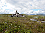 ...und wandern hinunter zum Steinhaufen Allmannrøysa