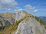 ...und folgen dem Grat auf den näher rückenden Gipfel zu