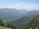 Blick zur Kreuzspitze und zu den Geierköpfen