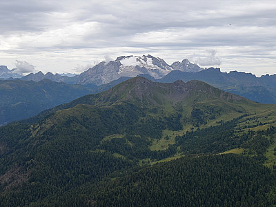 Der Col de Lana (Blutberg) vor der Marmolata