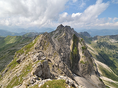 Der Ausblick zurück auf den bereits absolvierten Teil des Hindelanger Klettersteigs