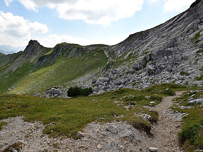 ... aber hinter dem kleinen Grat ...