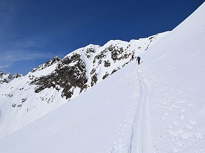 Wir queren während des Aufstiegs ein Stück nach Nordwesten, ...