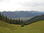 Blick über Unterammergau auf die Ammergauer Alpen