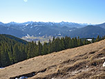Blick zu den Ammergauer Alpen und einigen Gipfeln der Tannheimer Berge