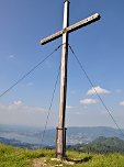 Tegernsee im Hintergrund des Vorgipfelkreuzes