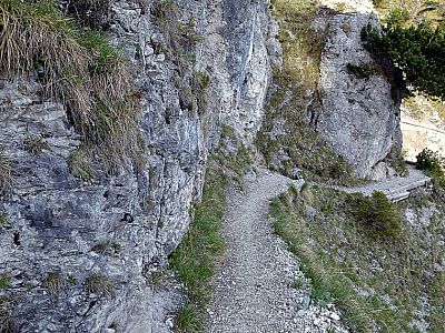 Ein paar Stellen sind mittels Drahtseil gesichert