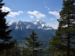 Auch die Zugspitze ist im Mai 2016 noch voller Schnee