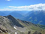 Der Blick reicht weit in den Vinschgau hinein