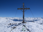 Das Gipfelkreuz der Hirzer (2.725 m)