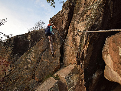 Die Kletterei setzt sich dahinter allerdings fort