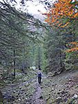 Wir wandern rechtshaltend hinunter...