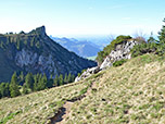 ...steigen wandern wir zügig bergab