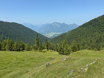 Wir genießen den Ausblick  zur Hochplatte...