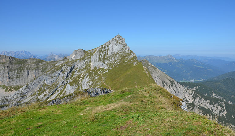 Hochiss (2299 m) von der Erfurter Hütte