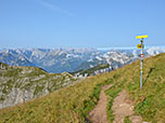 Wir erreichen den Wiesenrücken zwischen Hochiss und Streichkopf...
