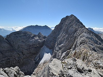 Links vom Hochkalter zeigt sich der Watzmann
