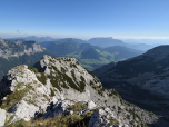 Der Ausblick über den Grat zurück Richtung Lattengebirge