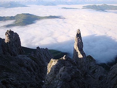 Immer noch hängen Wolken über dem Tal