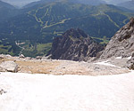 ...erwartet uns ein Schneefeld