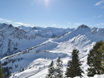 Der Ausblick links an am Rether Kopf vorbei tief ins Karwendelgebirge