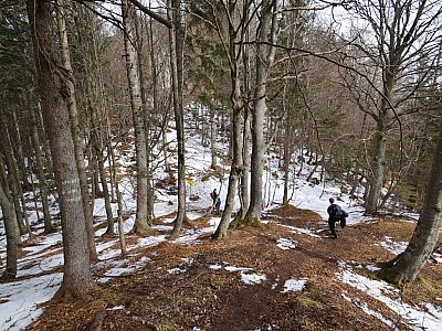 In dem kleinen Sattel ...